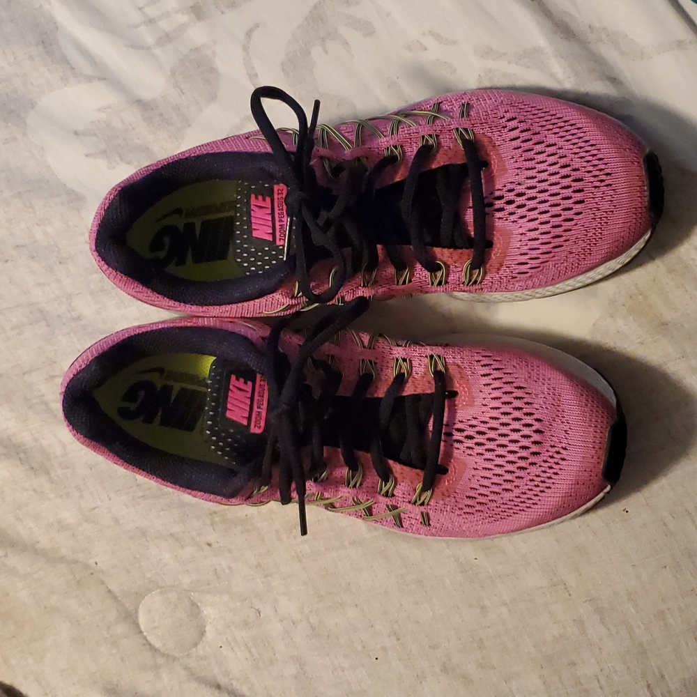 Nike Zoom Pegasus 32 size 9